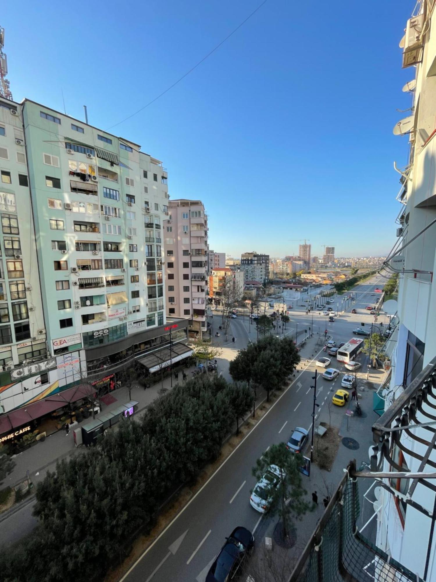 Skybase Appartement Tirana Buitenkant foto
